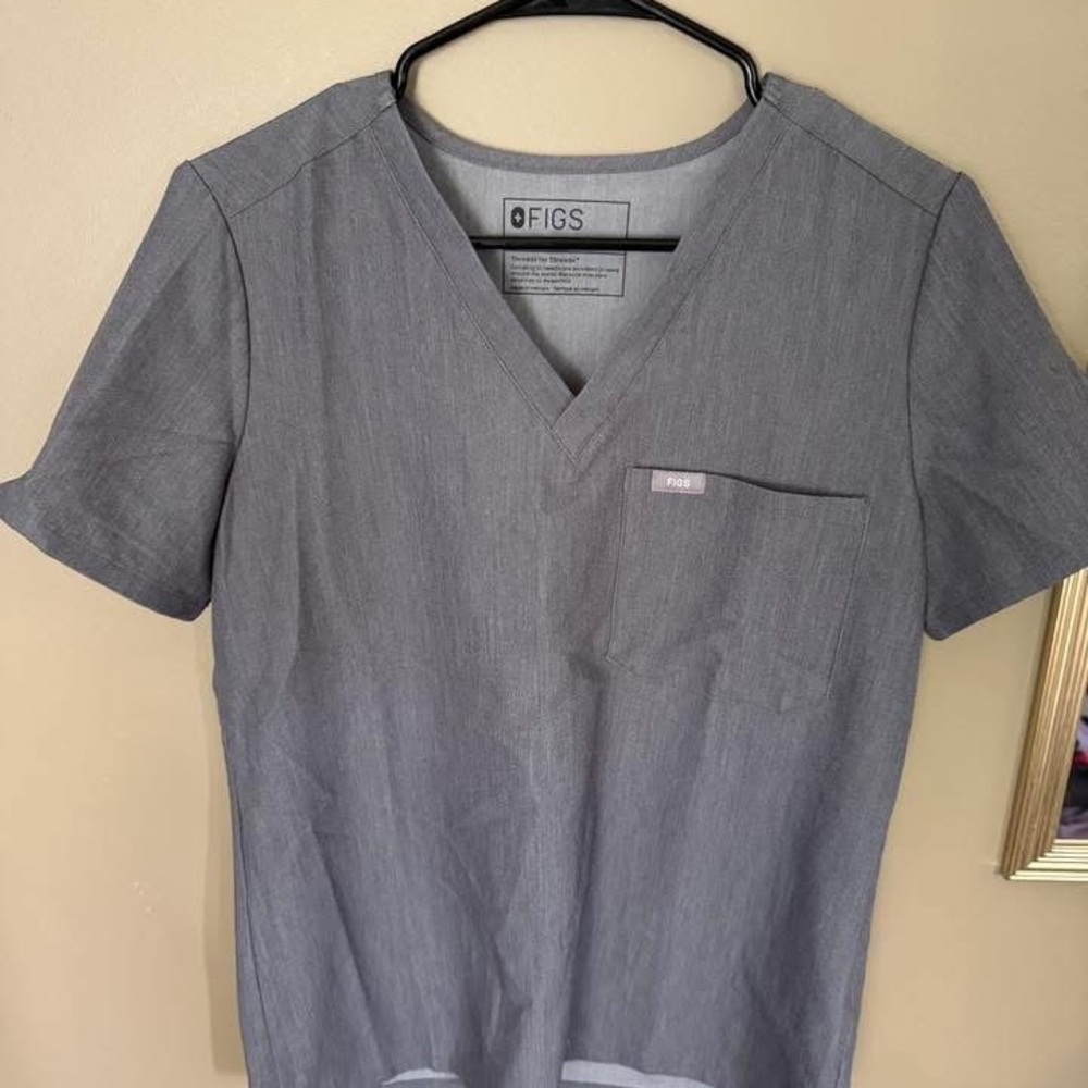Figs Charcoal V-Neck Scrub Top & Jogger Set